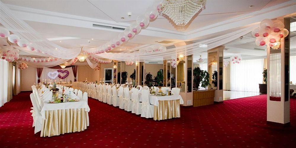 Hotel Ambasador Chojny Lodž Exteriér fotografie