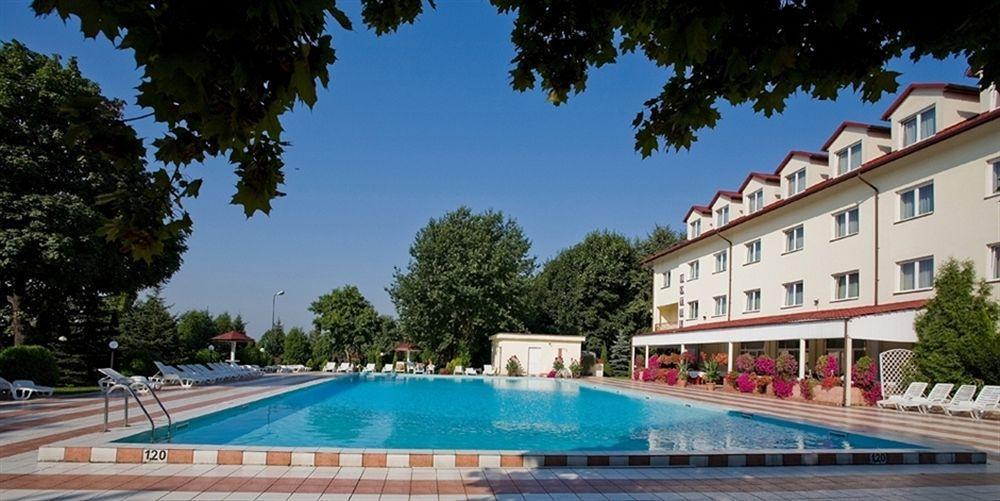 Hotel Ambasador Chojny Lodž Exteriér fotografie
