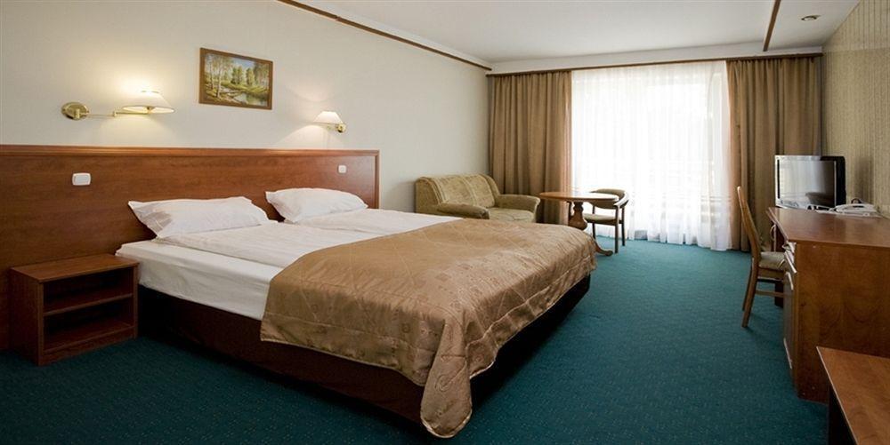 Hotel Ambasador Chojny Lodž Exteriér fotografie