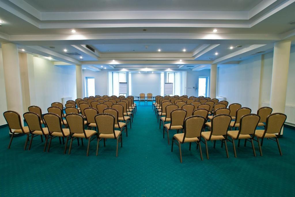 Hotel Ambasador Chojny Lodž Exteriér fotografie